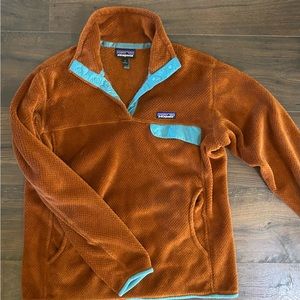 Women’s Patagonia pull over. Size large